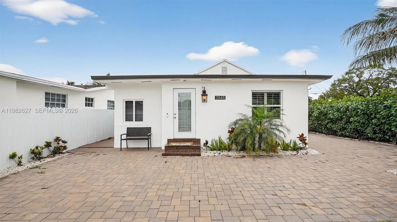 Foto de propiedad en 2845 SW 67th Avenue, Miami, FL 33155 Miami con MLS# 