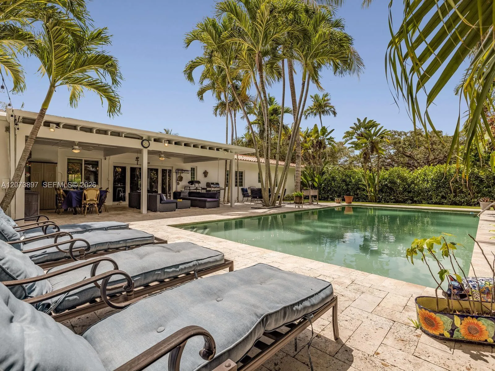 Foto de propiedad en 285 NE 103rd Street, Miami Shores, FL 33138 Miami Shores con MLS# 