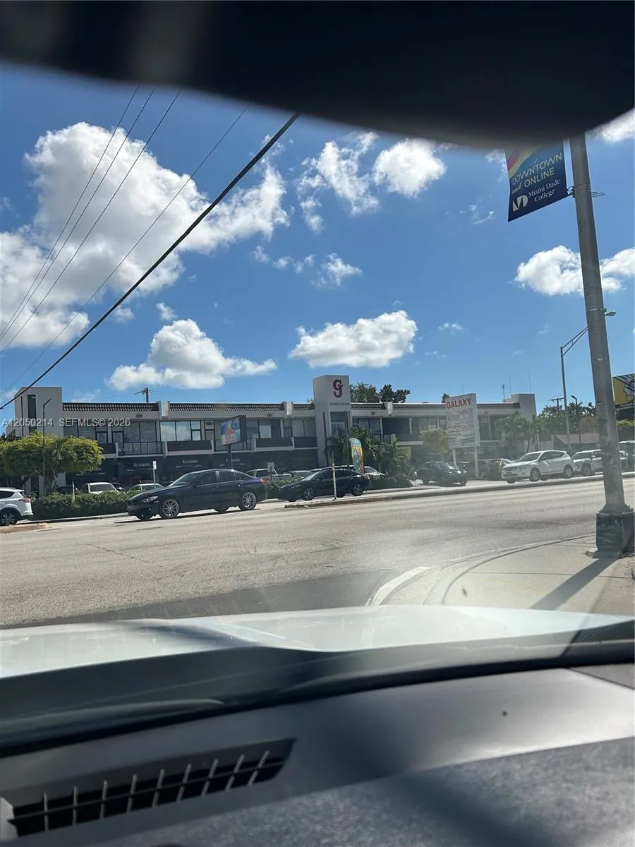 Alquilada 285 NW 27th Avenue 9, Miami, FL 33125, Miami, FL 33125