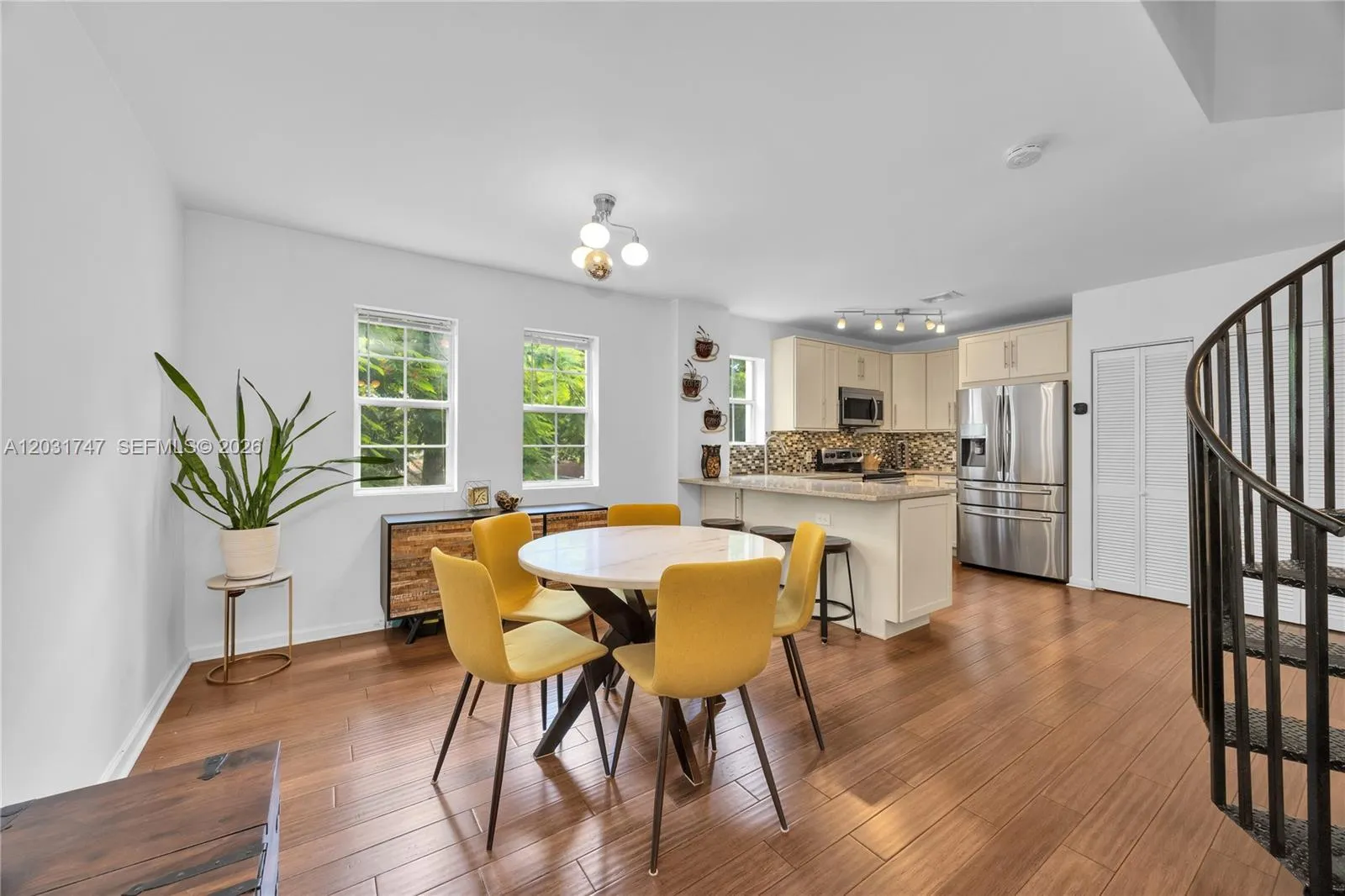 Foto de propiedad en 2850 Coconut Avenue 15, Miami, FL 33133 Miami con MLS# 