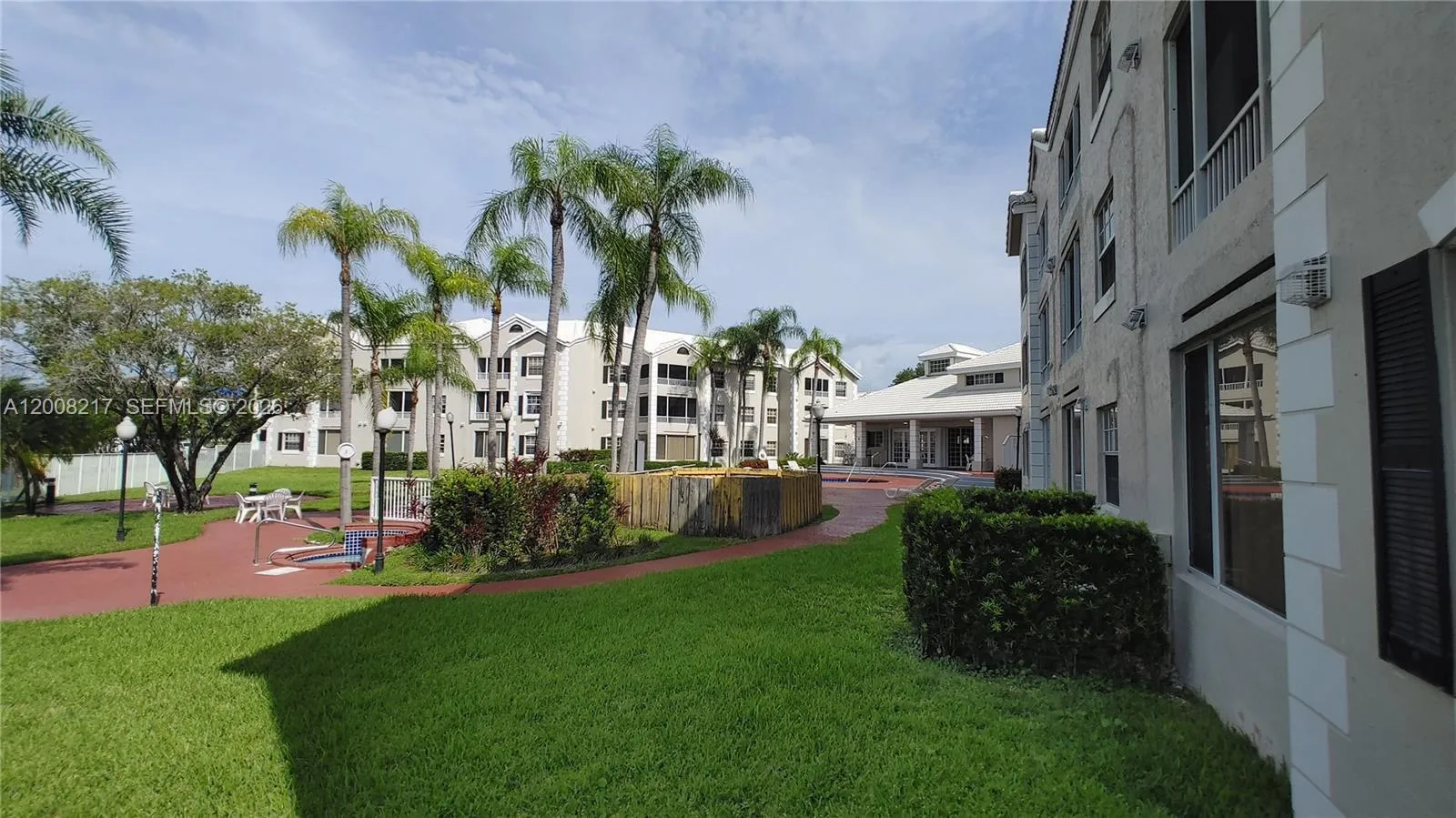 Alquilada 2850 N Oakland Forest Drive 309, Oakland Park, FL 33309, Oakland Park, FL 33309
