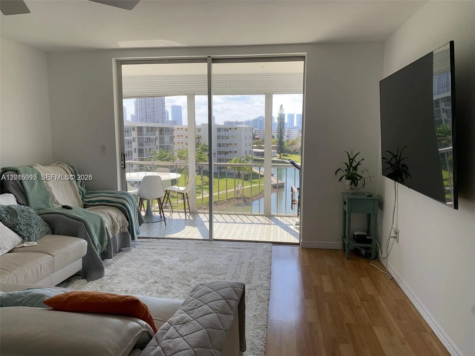 Foto de propiedad en 2851 Leonard Drive J603, Aventura, FL 33160 Aventura con MLS# 