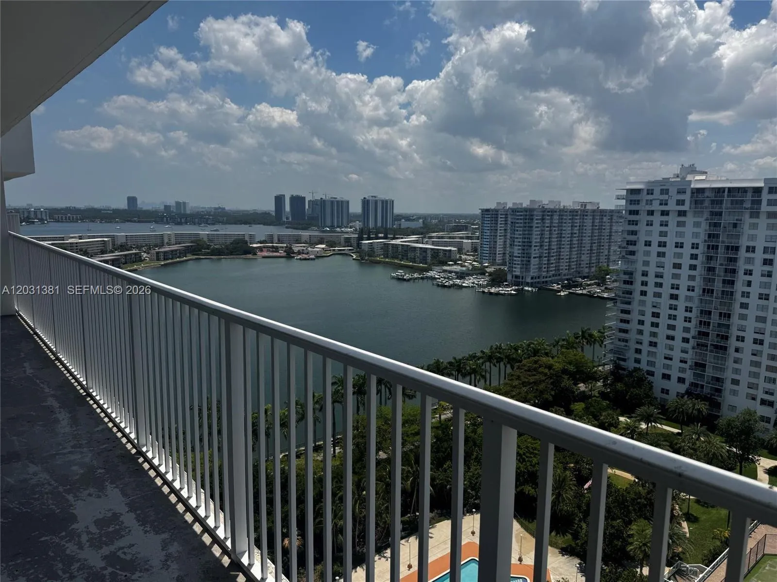 Foto de propiedad en 2851 NE 183rd Street 2004E, Aventura, FL 33160 Aventura con MLS# 