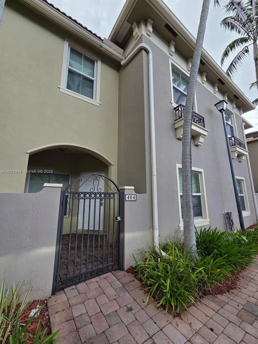 En Renta 2851 W Prospect Road 404, Tamarac, FL 33309, Tamarac, FL 33309