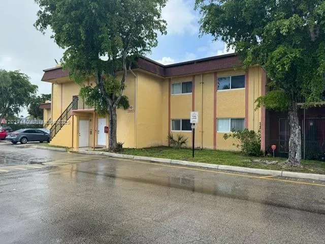 Foto de propiedad en 2854 NW 55th Avenue 2B, Lauderhill, FL 33313 Lauderhill con MLS# 