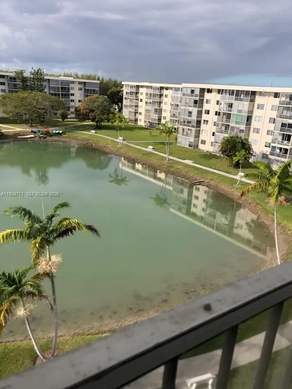 Foto de propiedad en 2855 Leonard Drive H606, Aventura, FL 33160 Aventura con MLS# 
