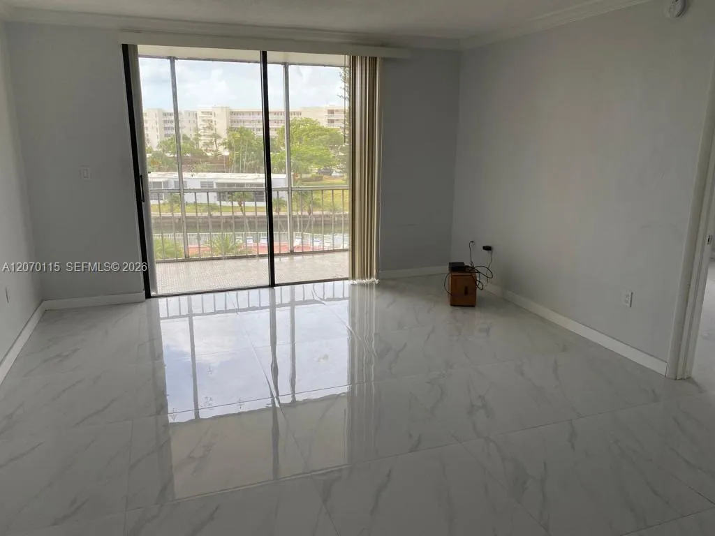 Foto de propiedad en 2859 Leonard Drive G408, Aventura, FL 33160 Aventura con MLS# 