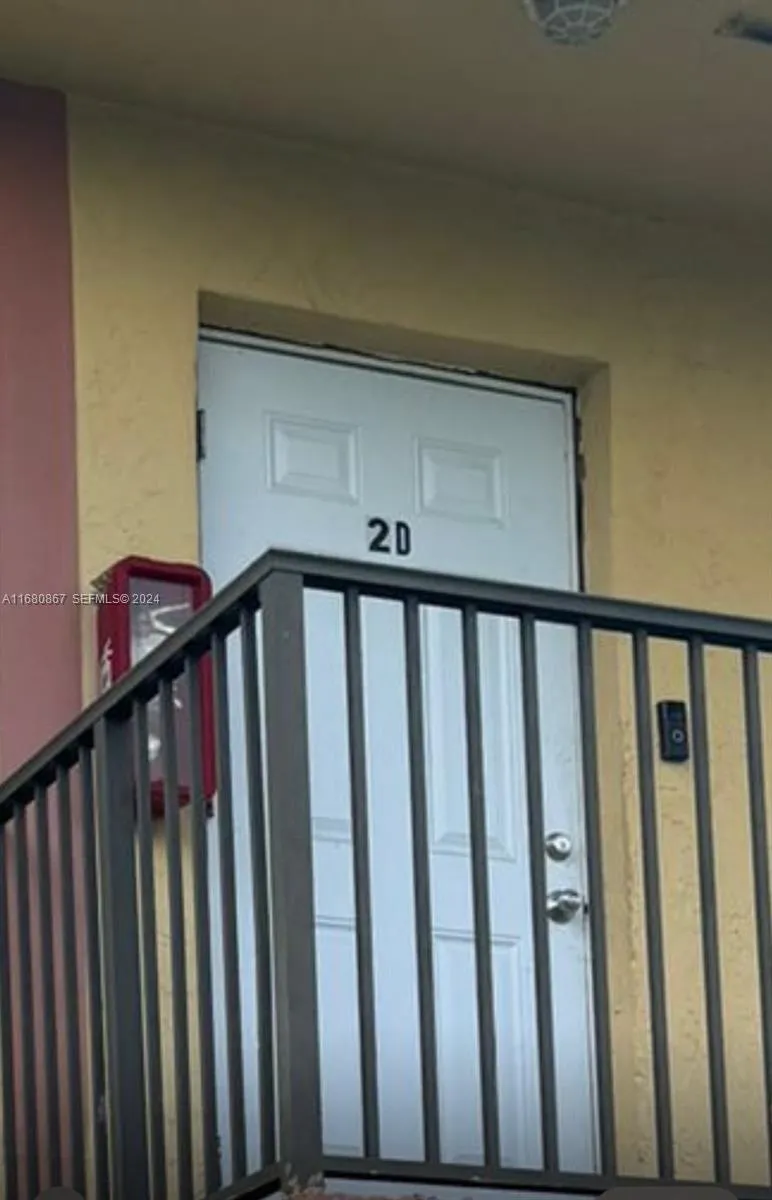 Foto de propiedad en 2860 NW 55th Avenue 2D, Lauderhill, FL 33313 Lauderhill con MLS# 