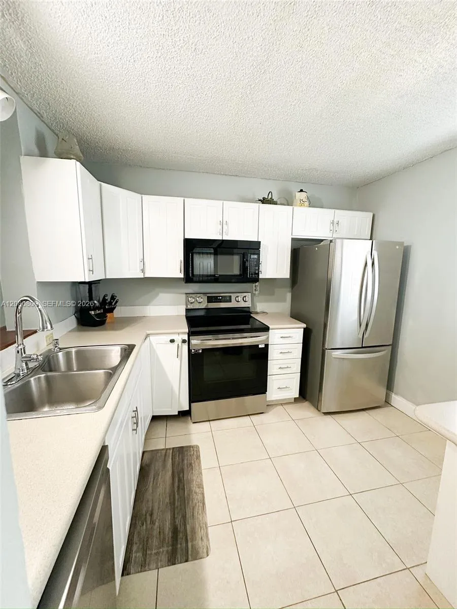 En Renta 2860 Somerset Drive 400K, Lauderdale Lakes, FL 33311, Lauderdale Lakes, FL 33311