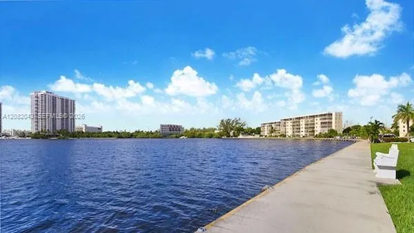 En Venta 2861 Leonard Drive F207, Aventura, FL 33160, Aventura, FL 33160