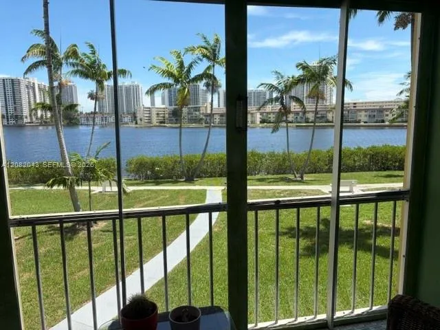 En Venta 2861 Leonard Drive F207, Aventura, FL 33160, Aventura, FL 33160