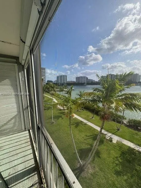 Foto de propiedad en 2861 Leonard Drive F514, Aventura, FL 33160 Aventura con MLS# 