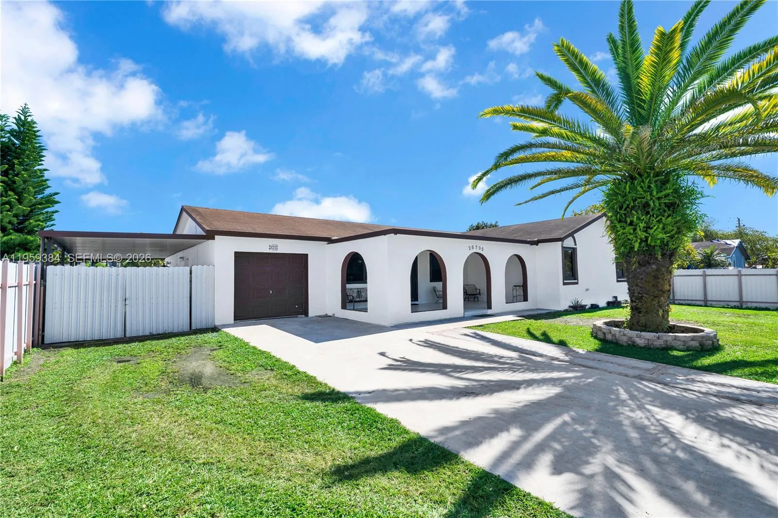 Foto de propiedad en 28705 SW 142nd Court, Homestead, FL 33033 Homestead con MLS# 