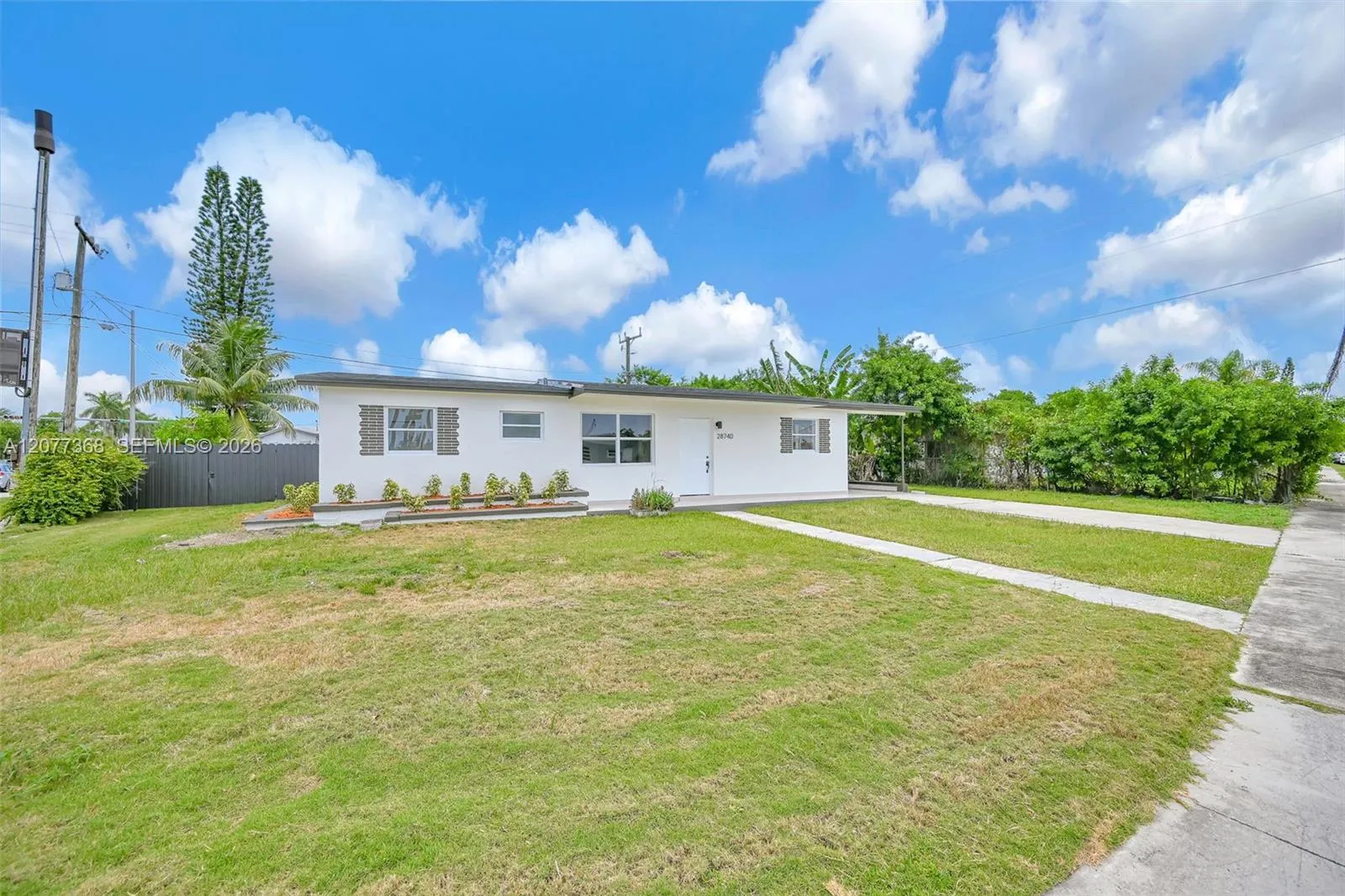 Foto de propiedad en 28740 SW 143rd Court, Homestead, FL 33033 Homestead con MLS# 
