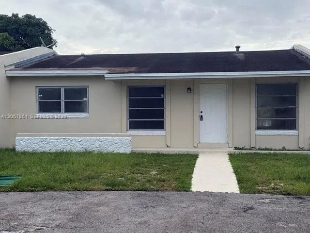 En Renta 2878 NW 197th Terrace 2878, Miami Gardens, FL 33056, Miami Gardens, FL 33056