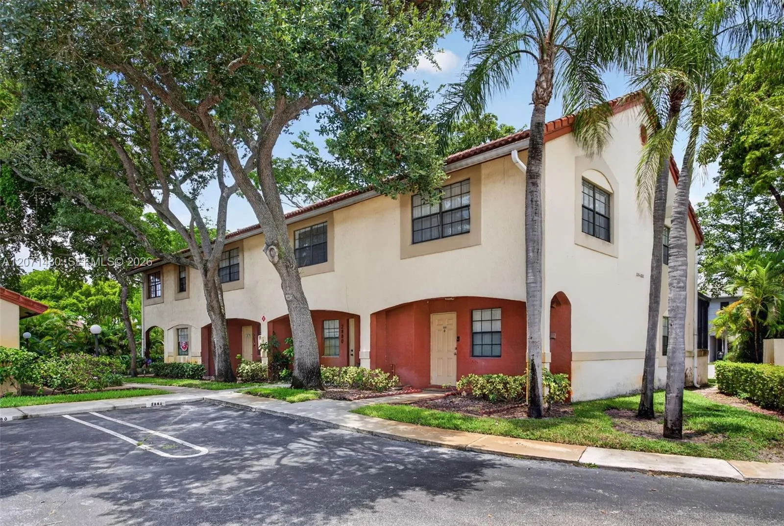 Foto de propiedad en 2880 Coral Springs Drive, Coral Springs, FL 33065 Coral Springs con MLS# 