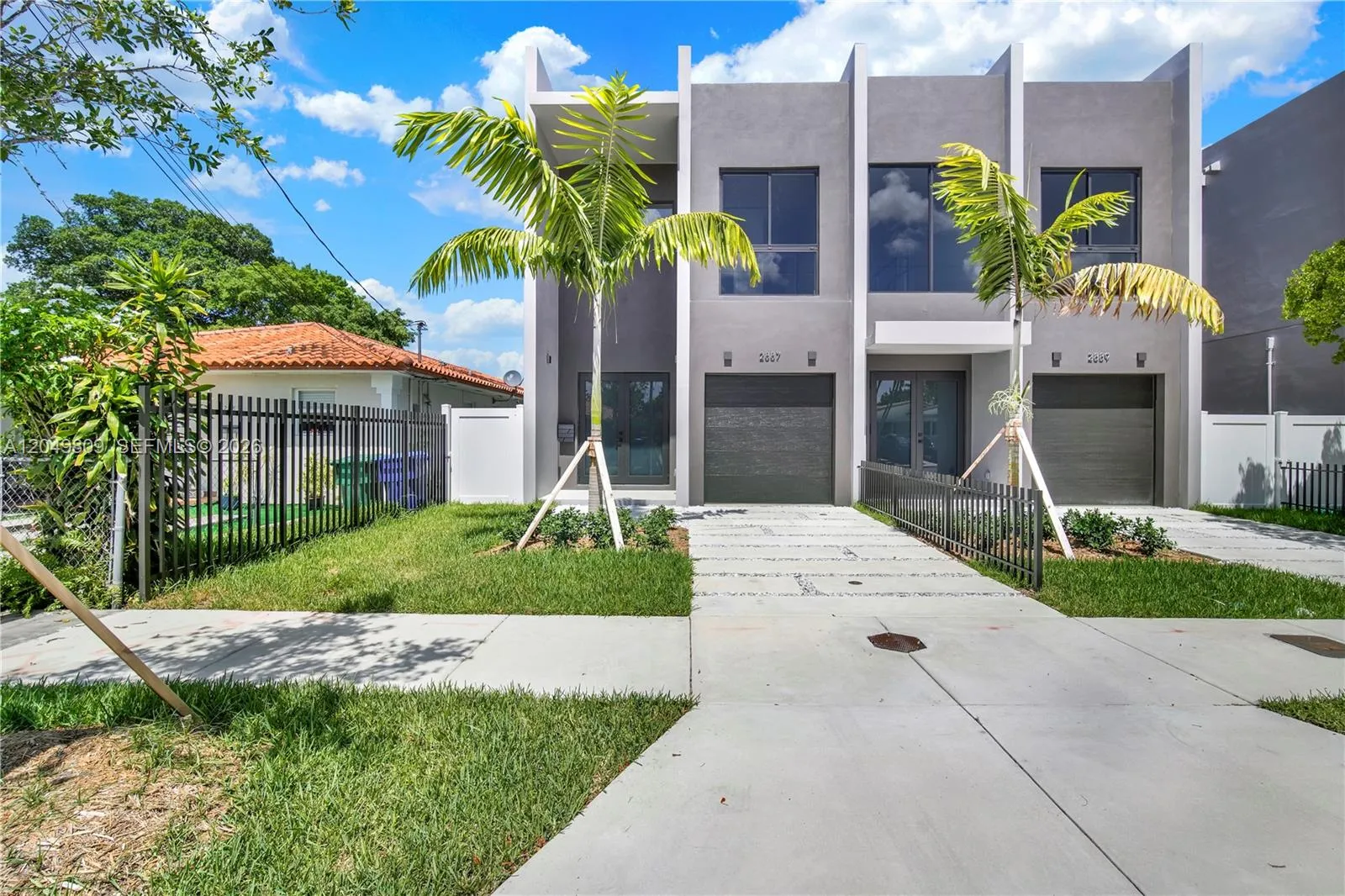 Foto de propiedad en 2889 SW 35 Avenue 2887, Miami, FL 33133 Miami con MLS# 