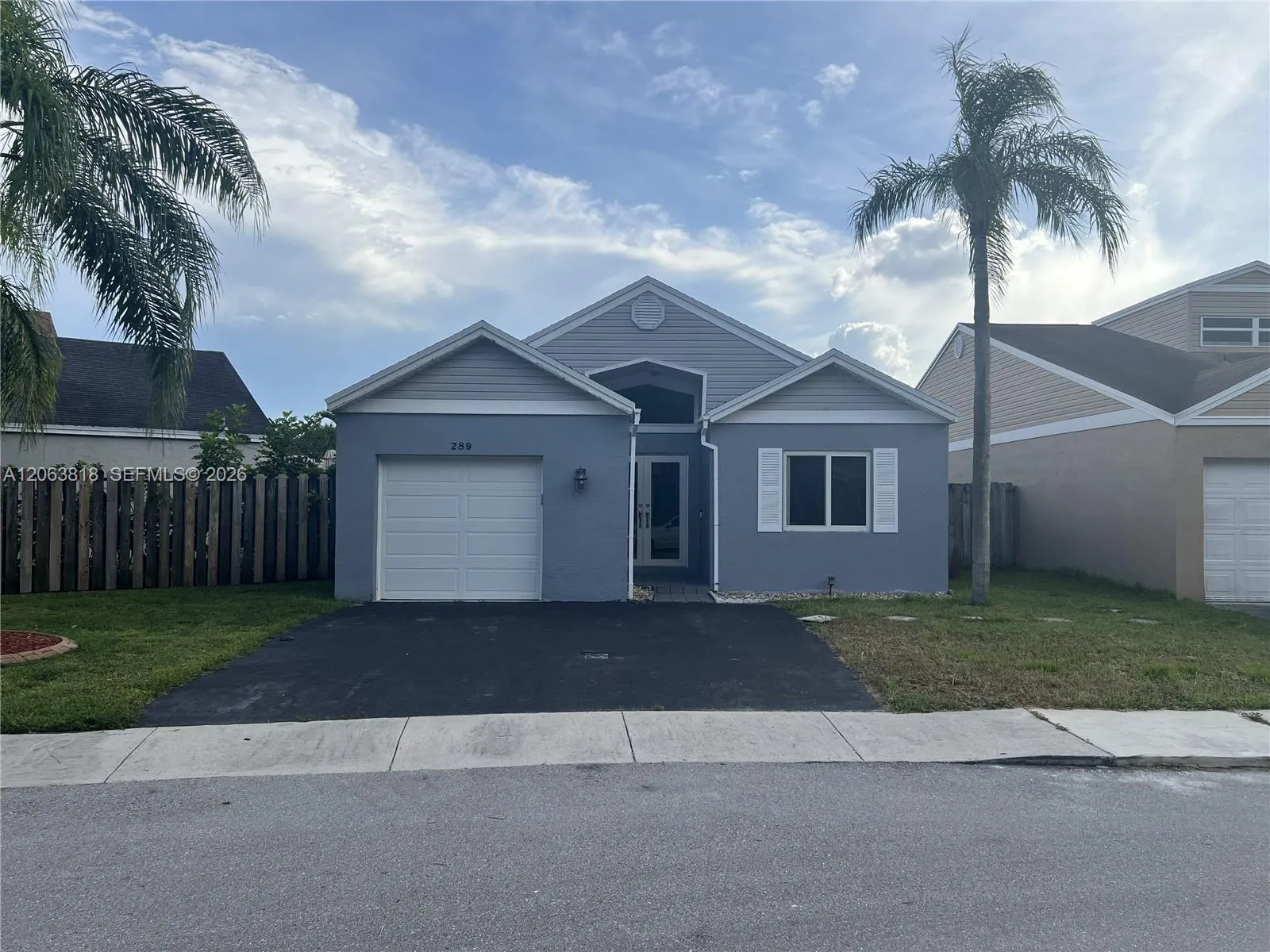 Foto de propiedad en 289 SW 159th Lane, Sunrise, FL 33326 Sunrise con MLS# 