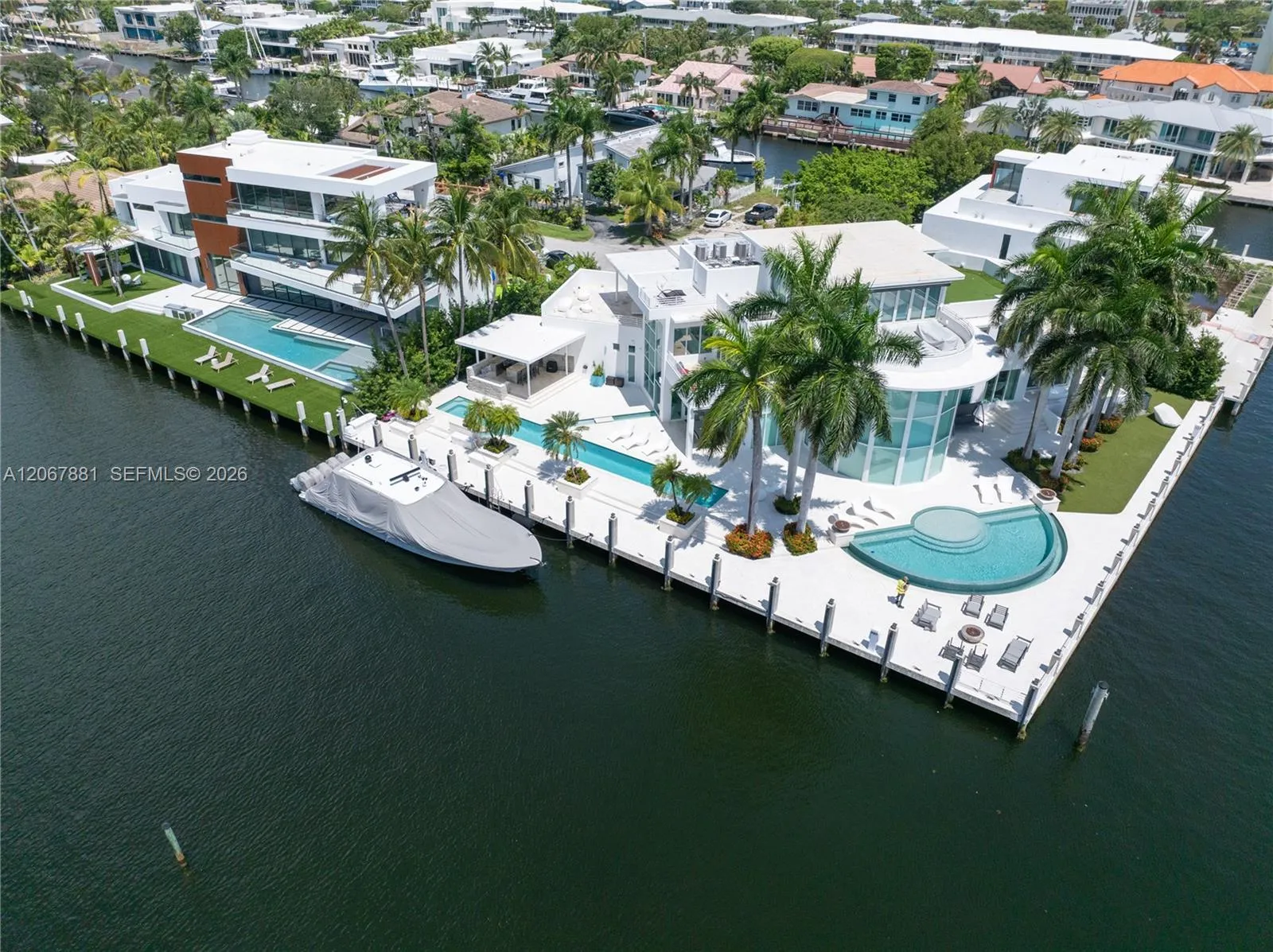 Foto de propiedad en 2890 NE 28th Street, Fort Lauderdale, FL 33306 Fort Lauderdale con MLS# 
