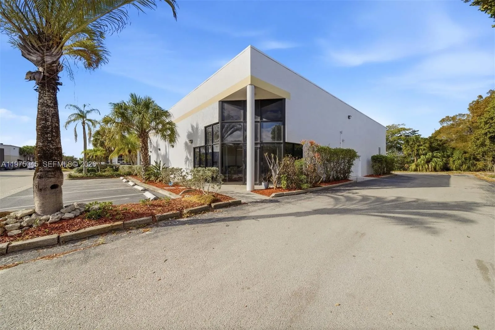 Foto de propiedad en 2891 NW 22nd Terrace, Pompano Beach, FL 33069 Pompano Beach con MLS# 