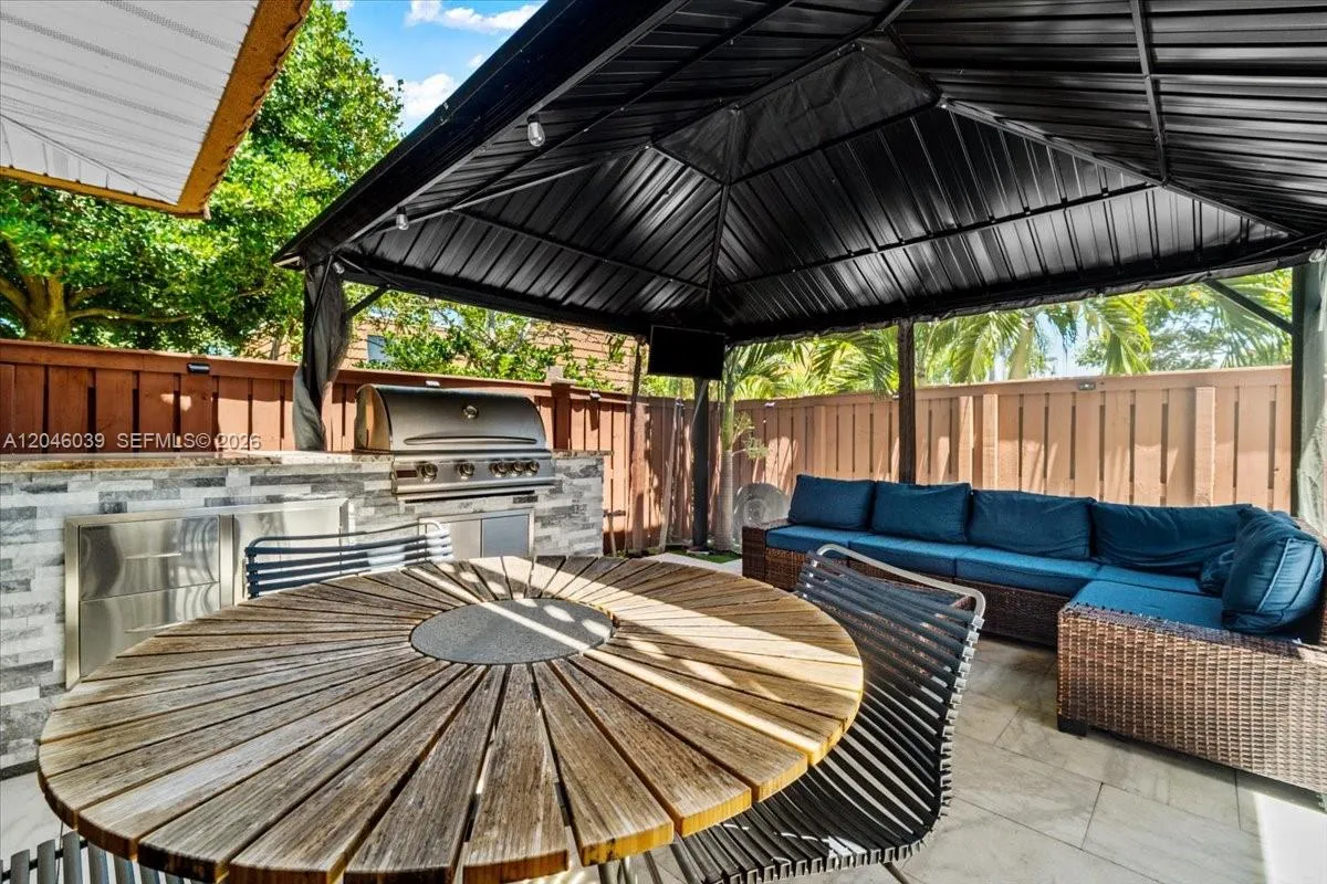 Foto de propiedad en 2891 SW 11th Place, Deerfield Beach, FL 33442 Deerfield Beach con MLS# 
