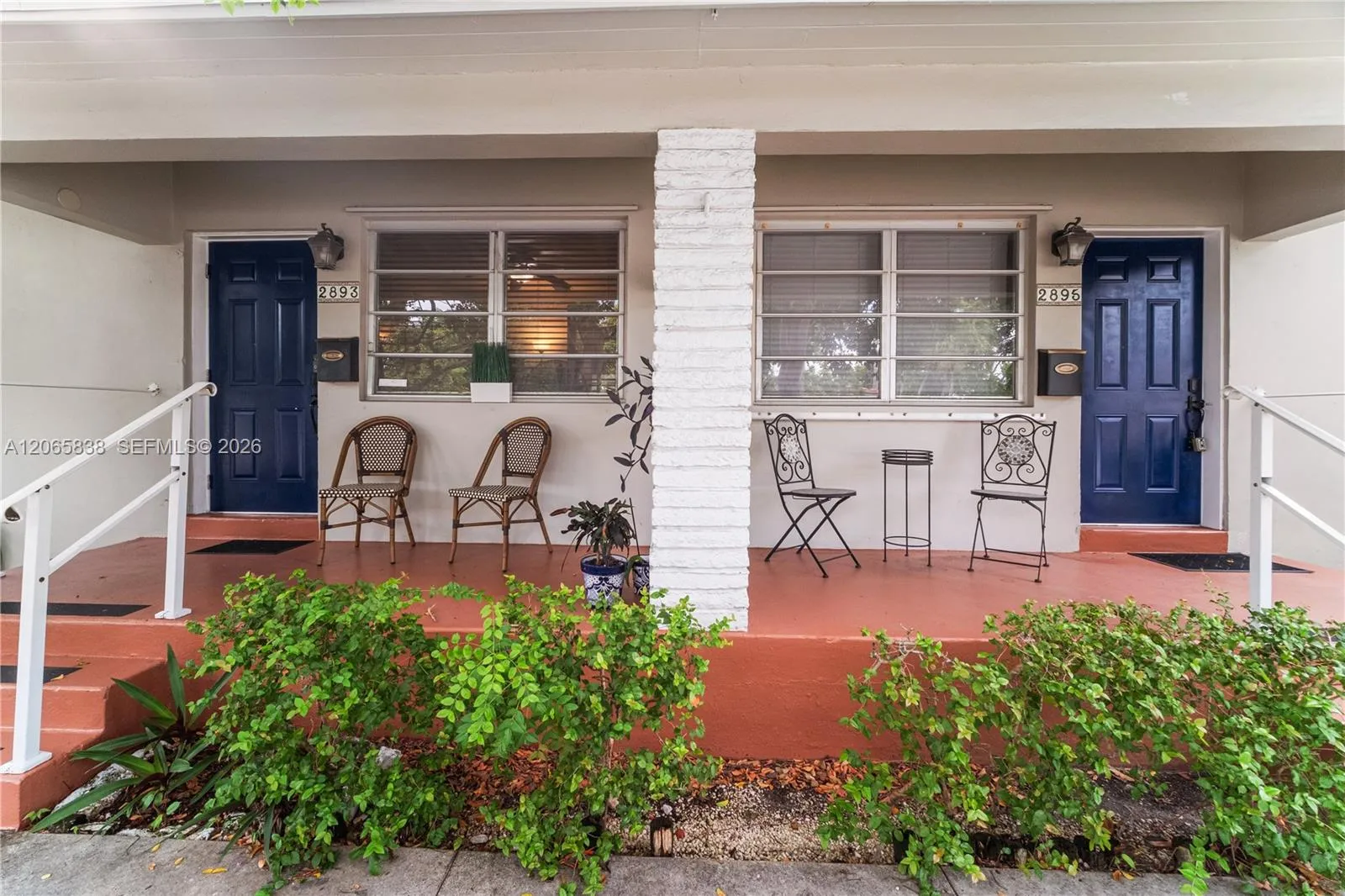 Foto de propiedad en 2893-2895 SW 37th Court, Miami, FL 33134 Miami con MLS# 