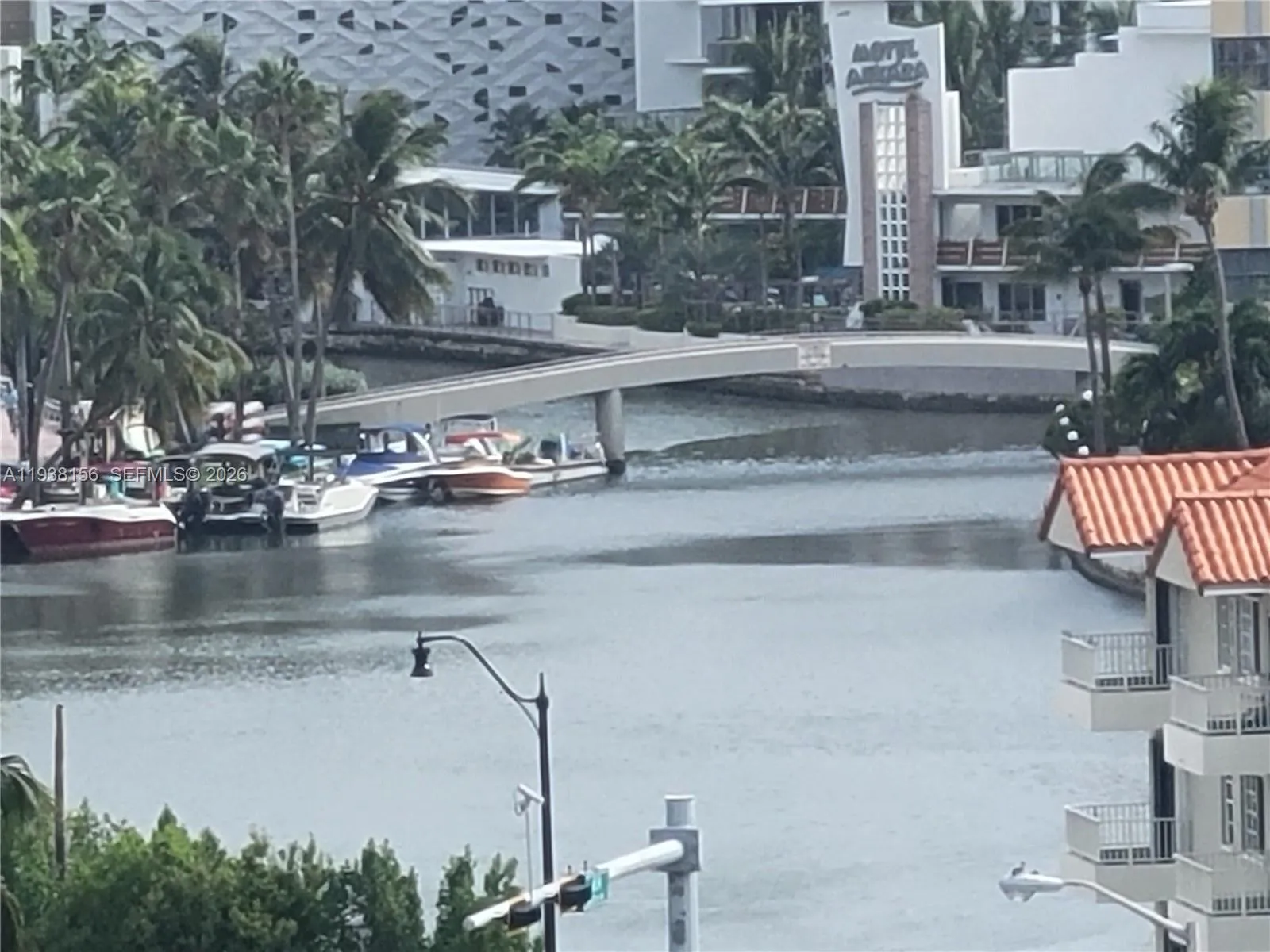 Foto de propiedad en 2899 Collins 1114, Miami Beach, FL 33140 Miami Beach con MLS# 