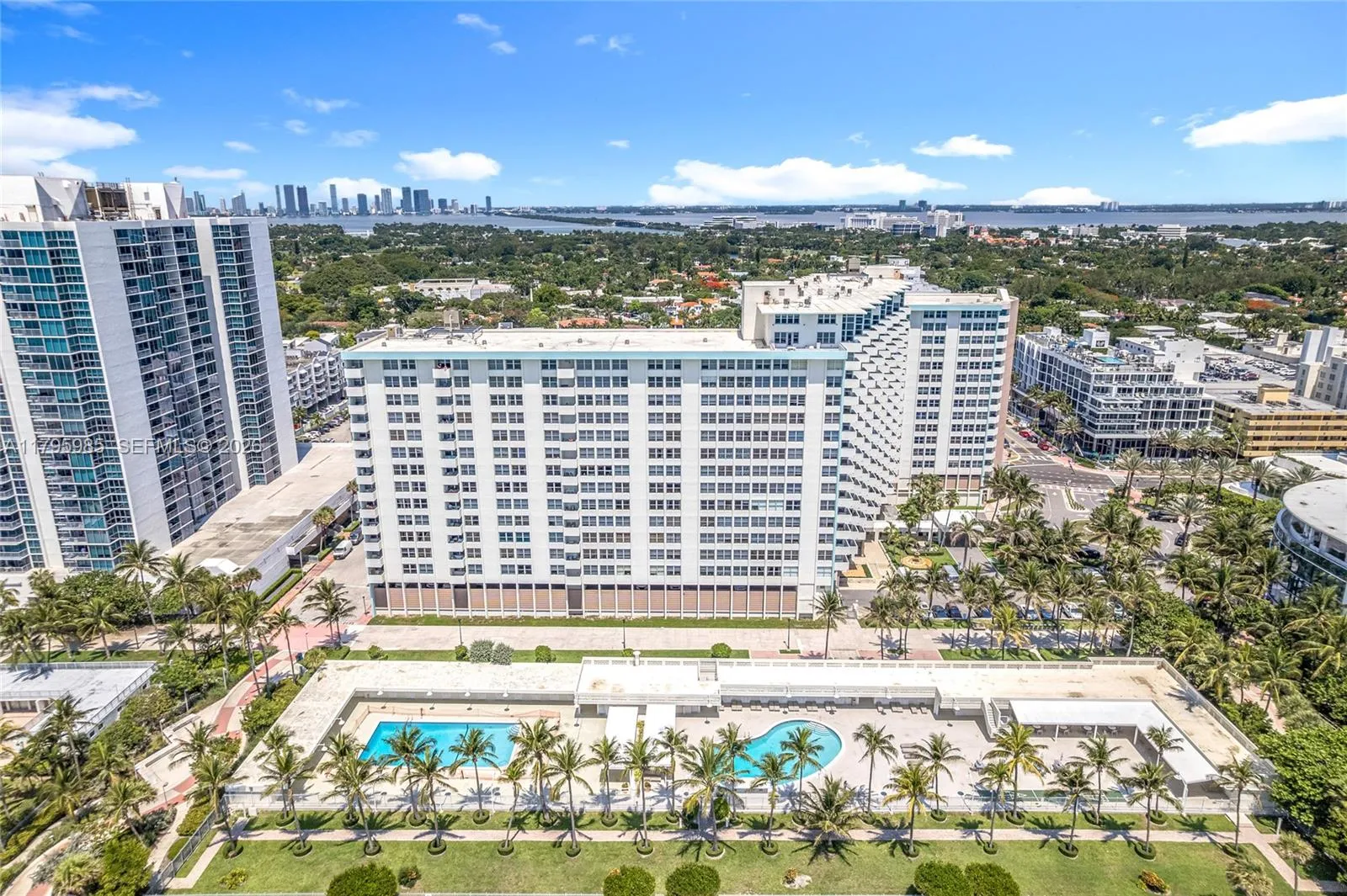 Foto de propiedad en 2899 Collins Avenue 1218, Miami Beach, FL 33140 Miami Beach con MLS# 