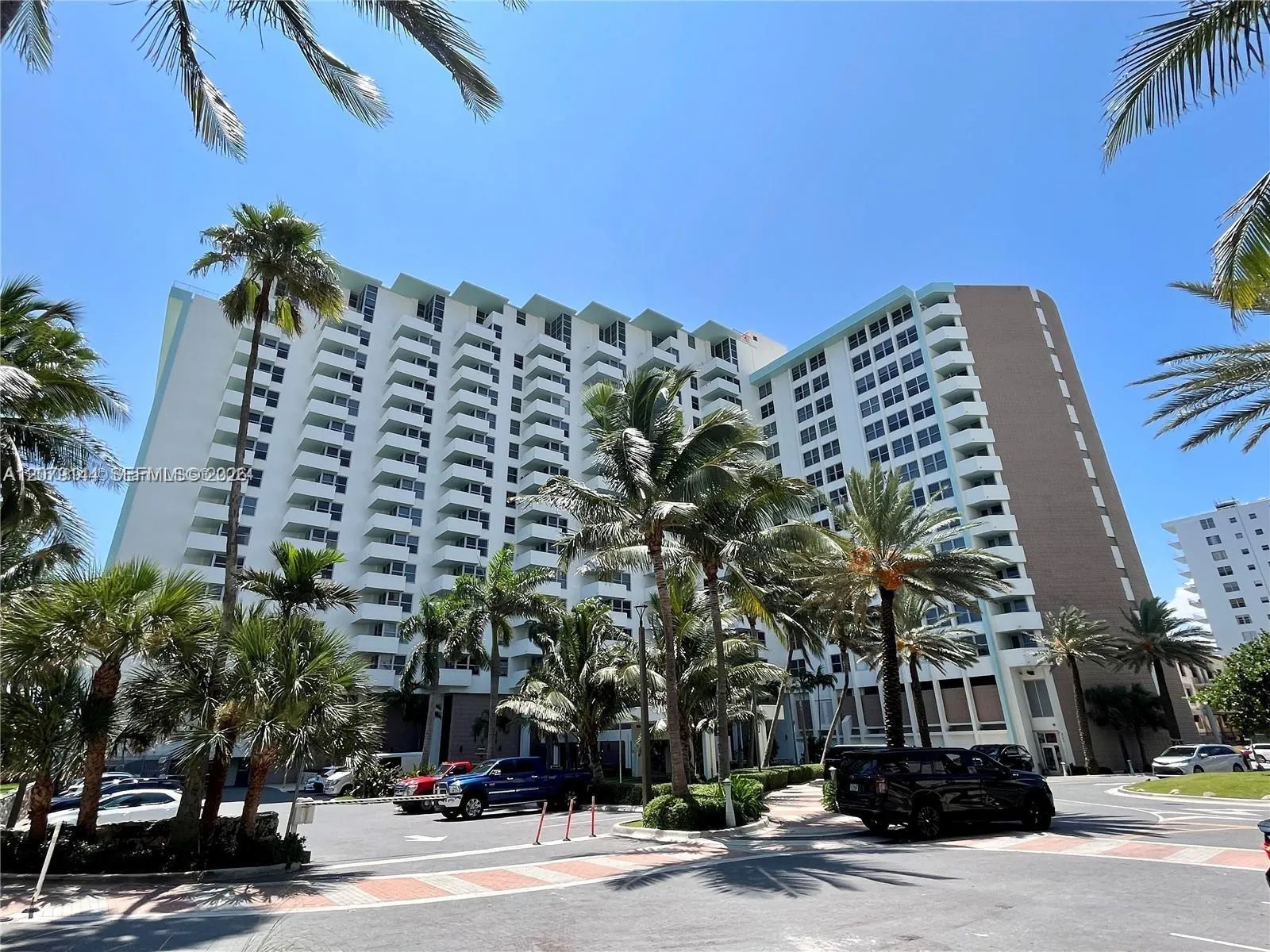 Foto de propiedad en 2899 Collins Avenue 1714, Miami Beach, FL 33140 Miami Beach con MLS# 