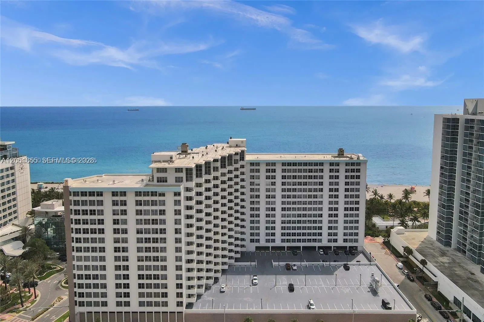 Foto de propiedad en 2899 Collins Avenue 1734, Miami Beach, FL 33140 Miami Beach con MLS# 