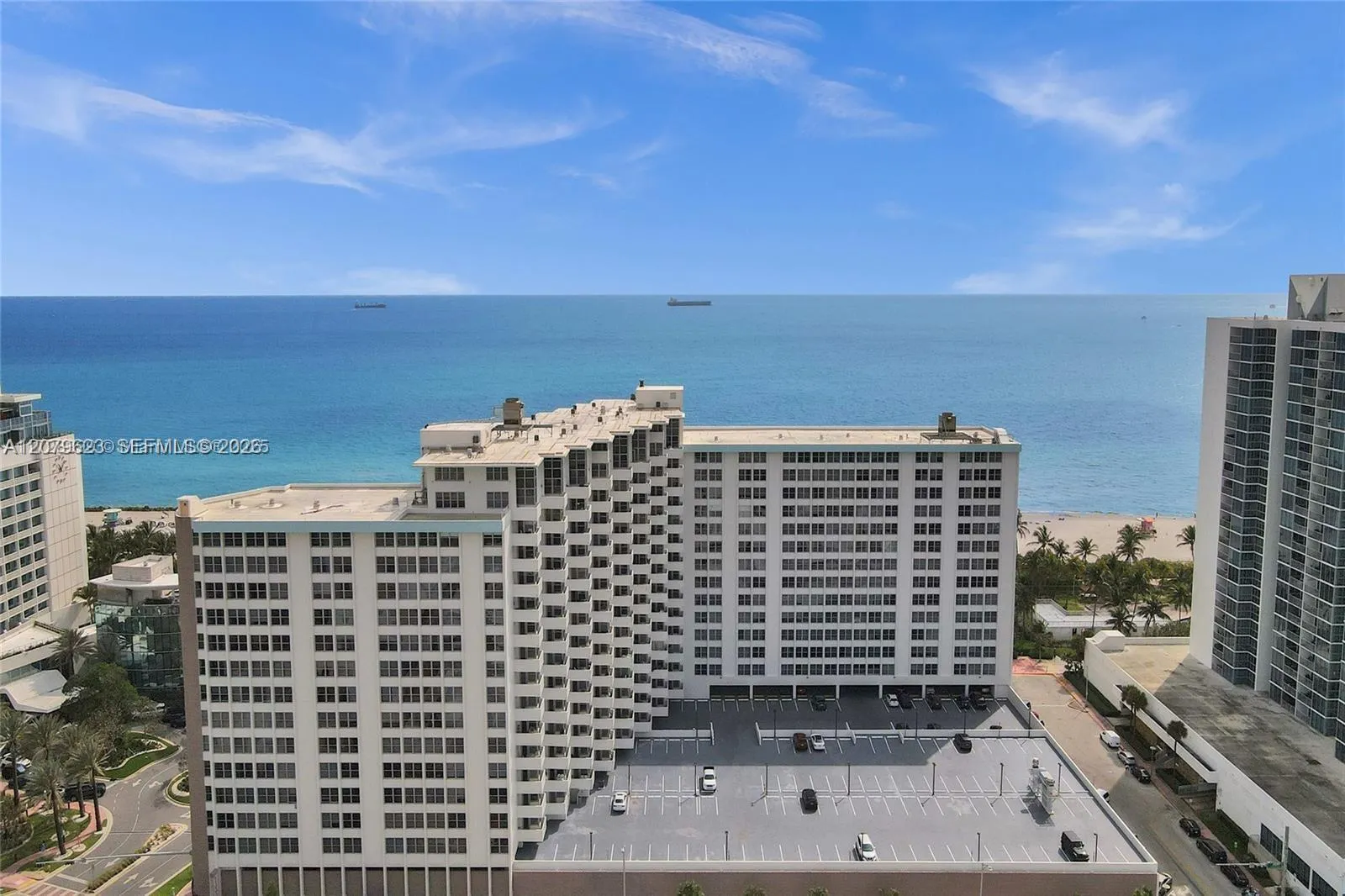 Foto de propiedad en 2899 Collins Avenue 1734, Miami Beach, FL 33140 Miami Beach con MLS# 