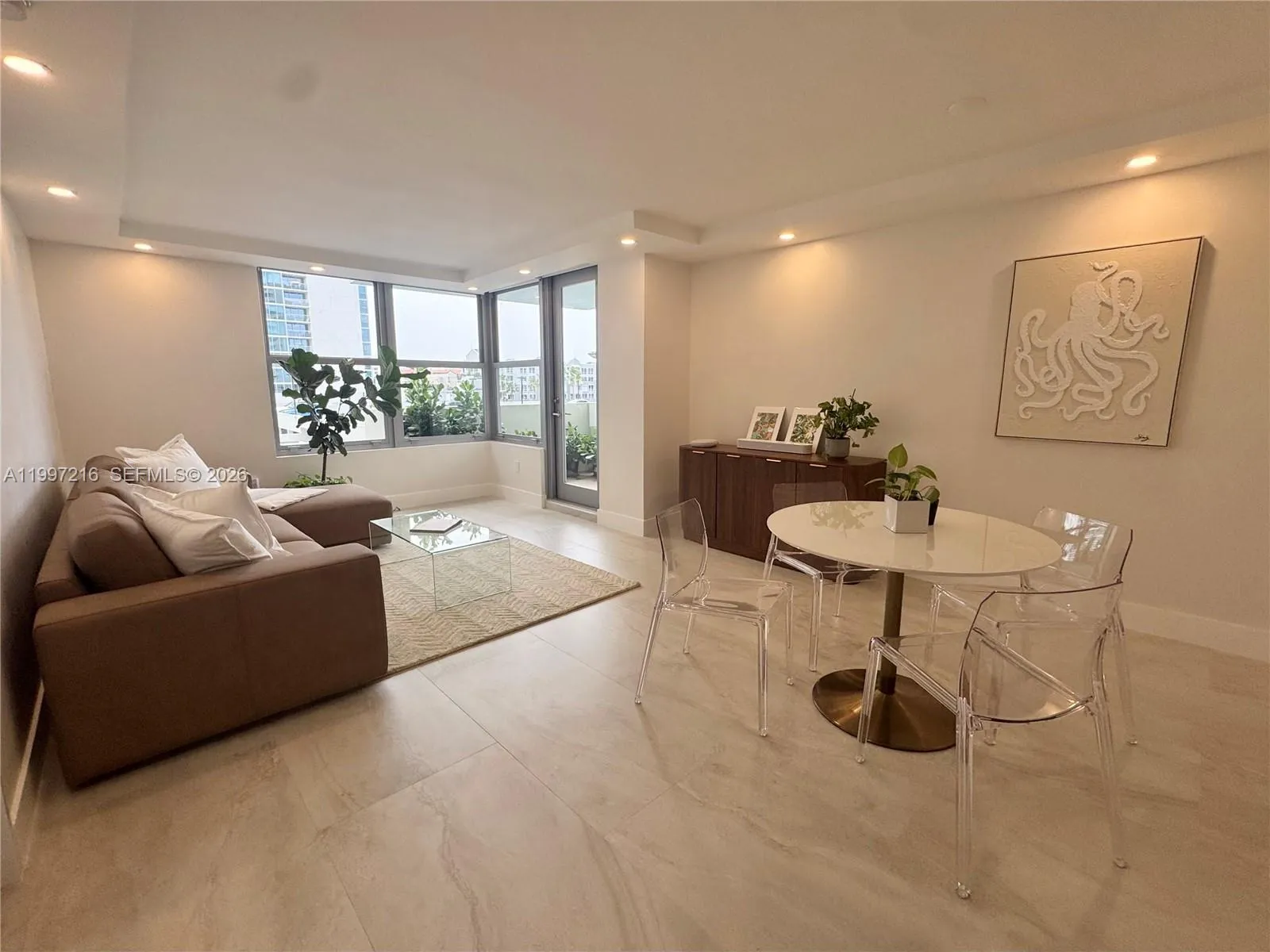 Foto de propiedad en 2899 Collins Avenue 424, Miami Beach, FL 33140 Miami Beach con MLS# 
