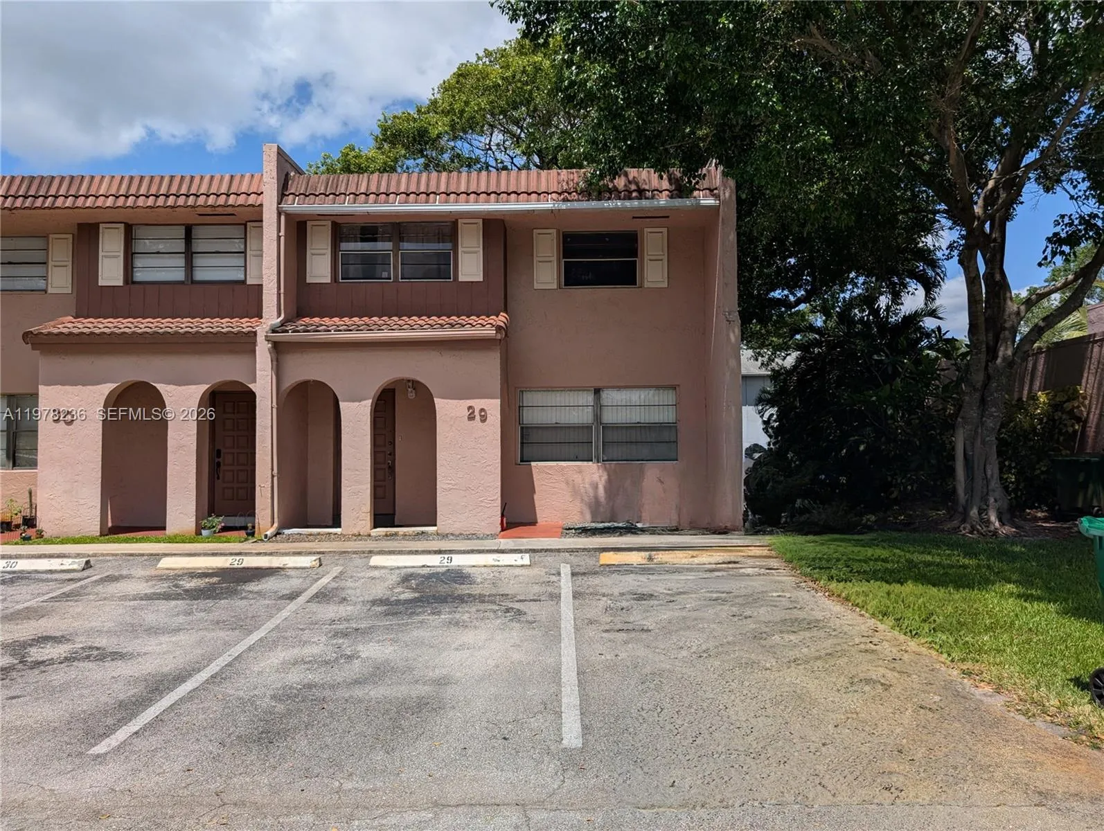 Foto de propiedad en 29 Seville Circle 4-49, Davie, FL 33324 Davie con MLS# 