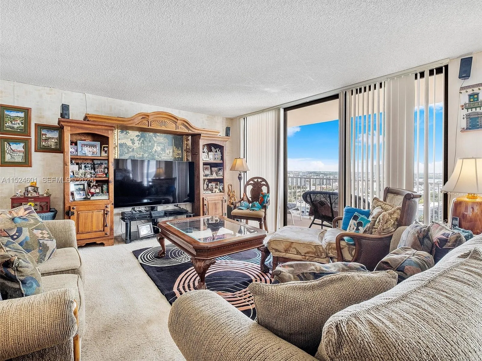 Foto de propiedad en 290 174th Street 1809, Sunny Isles Beach, FL 33160 Sunny Isles Beach con MLS# 