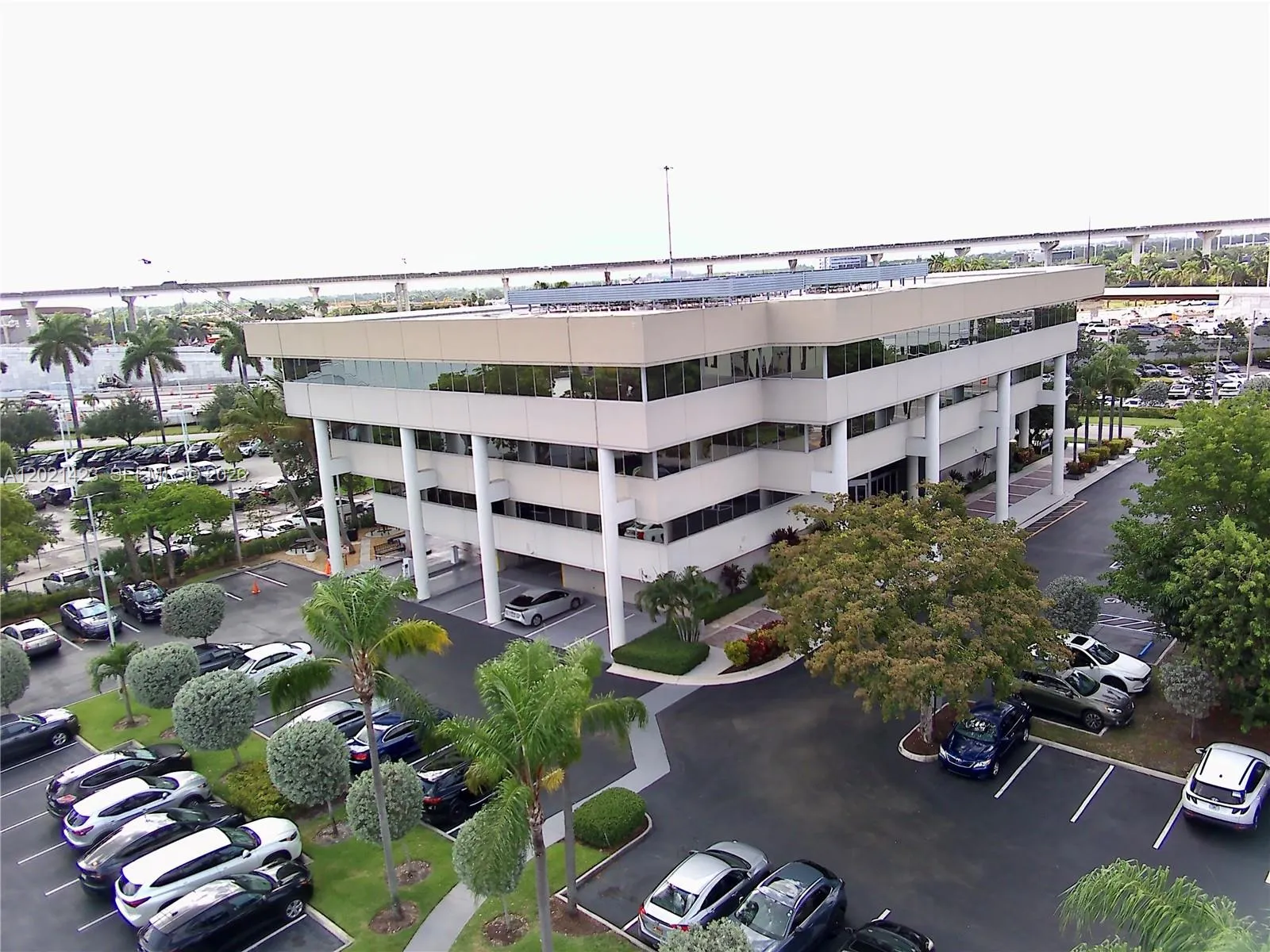 Foto de propiedad en 290 NW 165th Street P-600, Miami, FL 33169 Miami con MLS# 