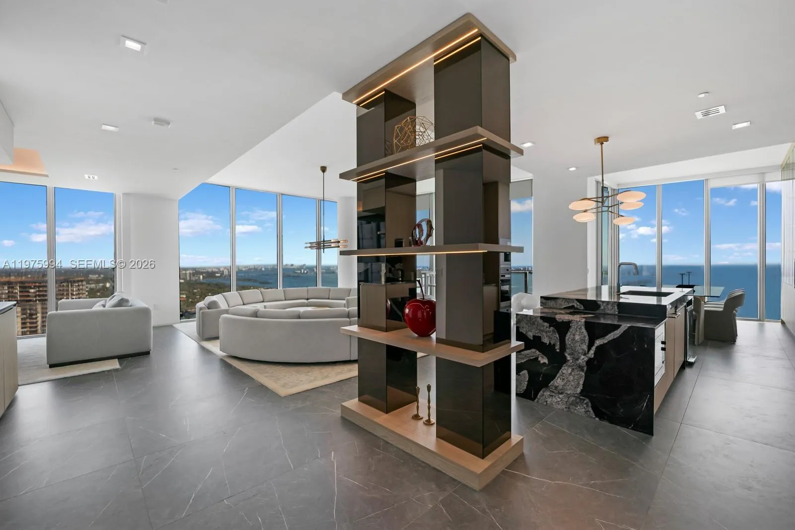 Foto de propiedad en 2900 NE 7th Avenue UPH-4602, Miami, FL 33137 Miami con MLS#