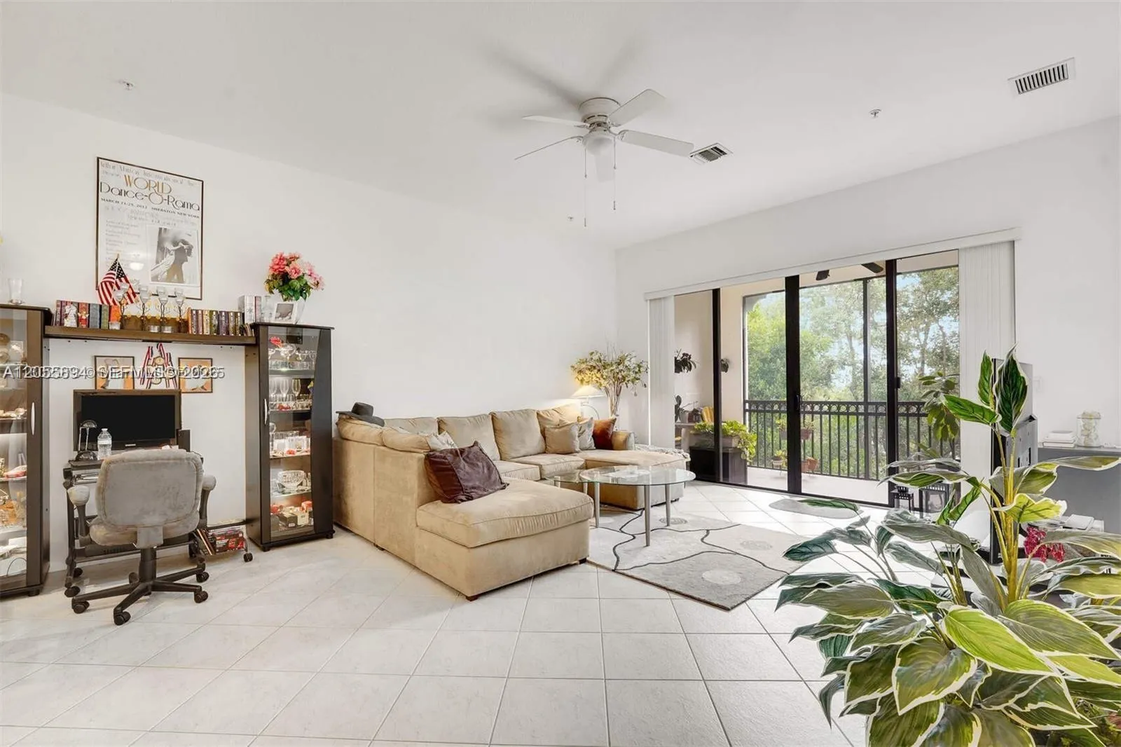 Foto de propiedad en 2901 NW 126th Avenue 2-415, Sunrise, FL 33323 Sunrise con MLS# 