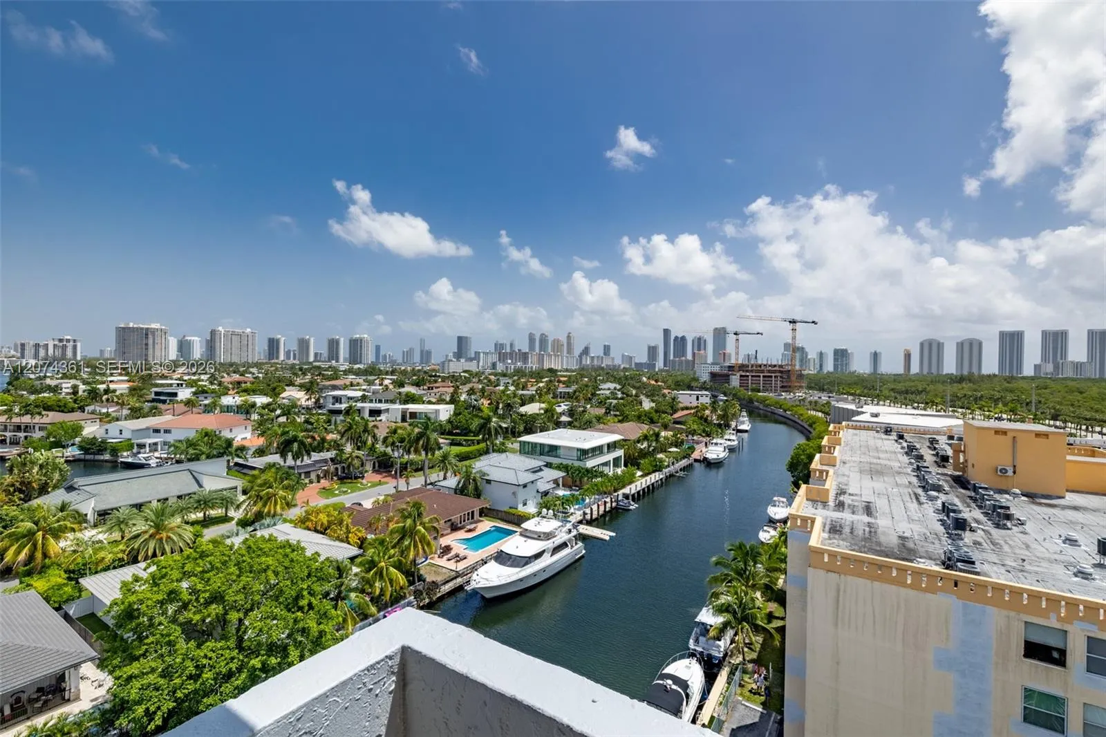 Foto de propiedad en 2903 N Miami Beach Boulevard 1003, North Miami Beach, FL 33160 North Miami Beach con MLS# 