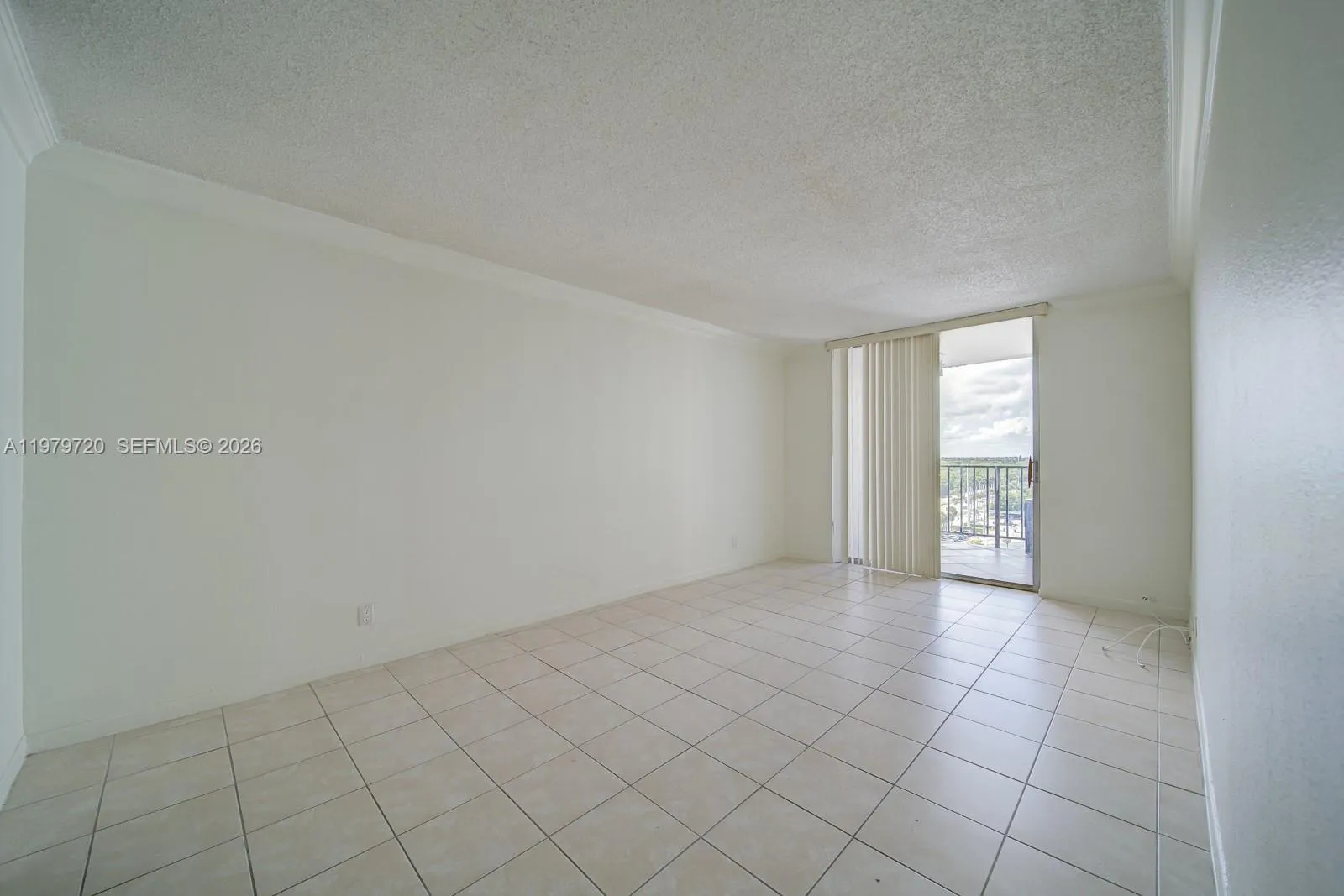 Foto de propiedad en 2903 N Miami Beach Boulevard 1006, North Miami Beach, FL 33160 North Miami Beach con MLS# 