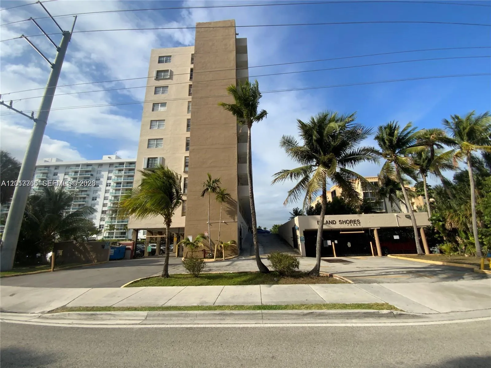 Foto de propiedad en 2903 N Miami Beach Boulevard 905, North Miami Beach, FL 33160 North Miami Beach con MLS# 