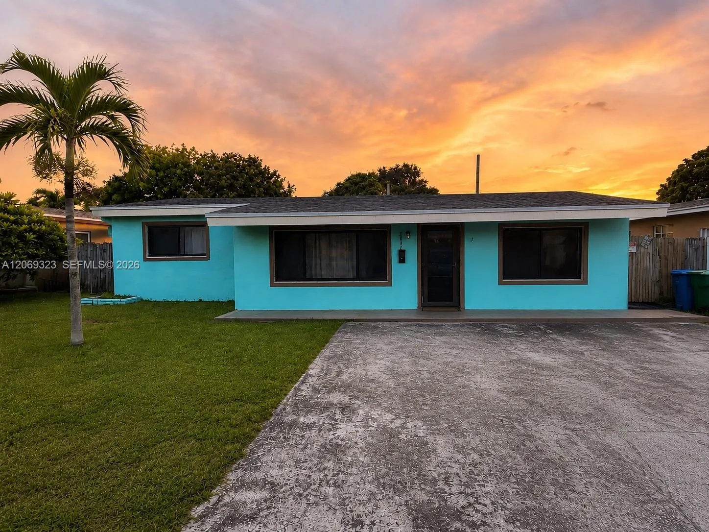 Foto de propiedad en 2906 Island Drive, Miramar, FL 33023 Miramar con MLS# 