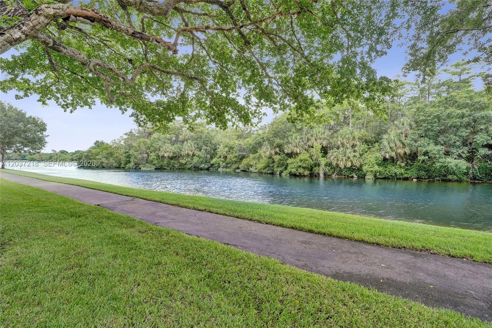 Foto de propiedad en 2908 S Carambola Circle S 106, Coconut Creek, FL 33066 Coconut Creek con MLS# 