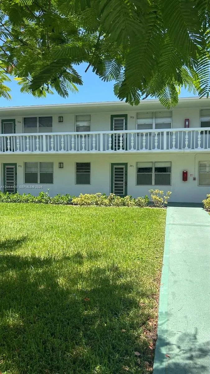 Foto de propiedad en 291 Farnham M, Deerfield Beach, FL 33442 Deerfield Beach con MLS# 