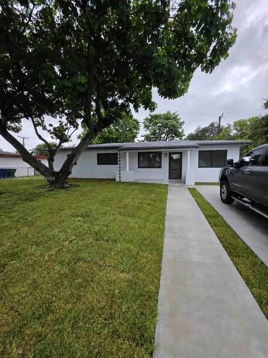 Foto de propiedad en 2910 NW 175th Street, Miami Gardens, FL 33056 Miami Gardens con MLS# 