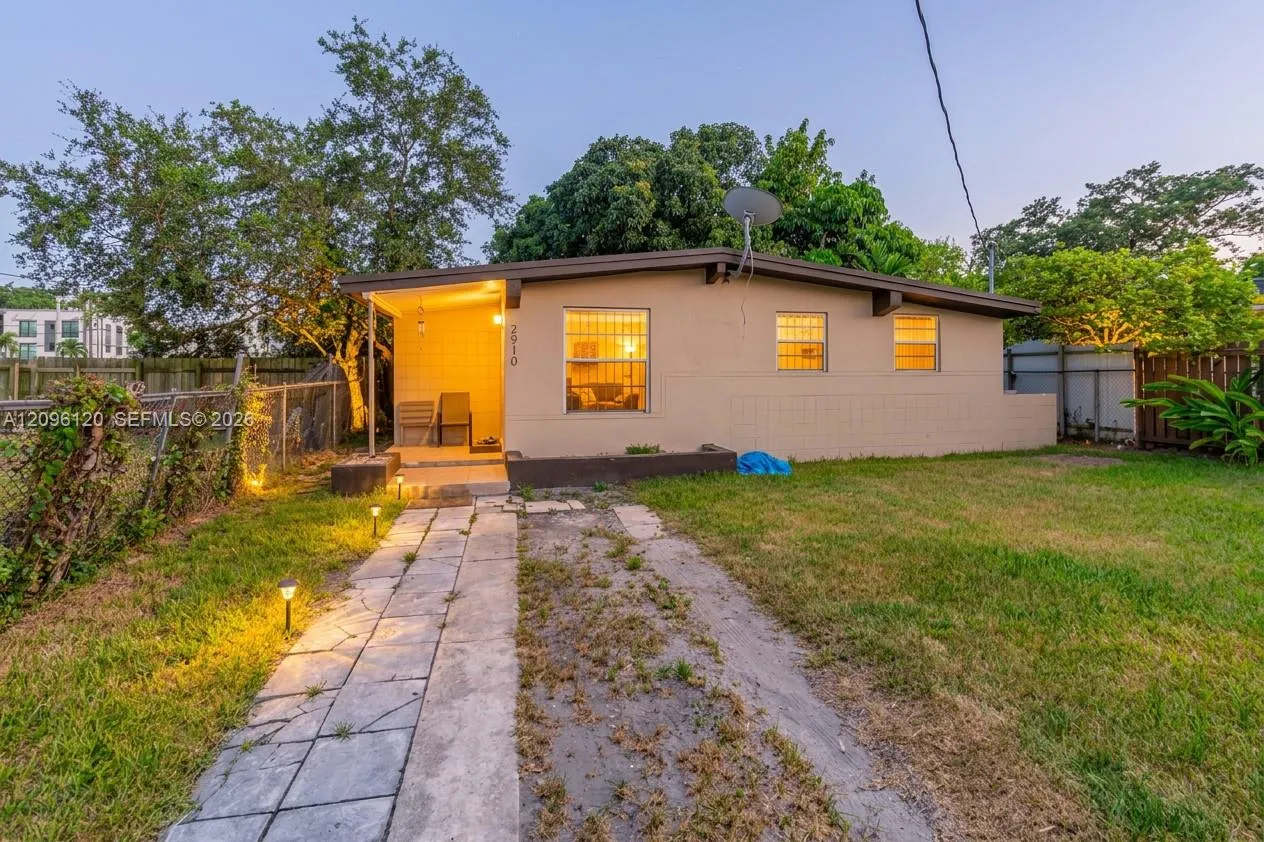 En Renta 2910 NW 47th Street, Miami, FL 33142, Miami, FL 33142