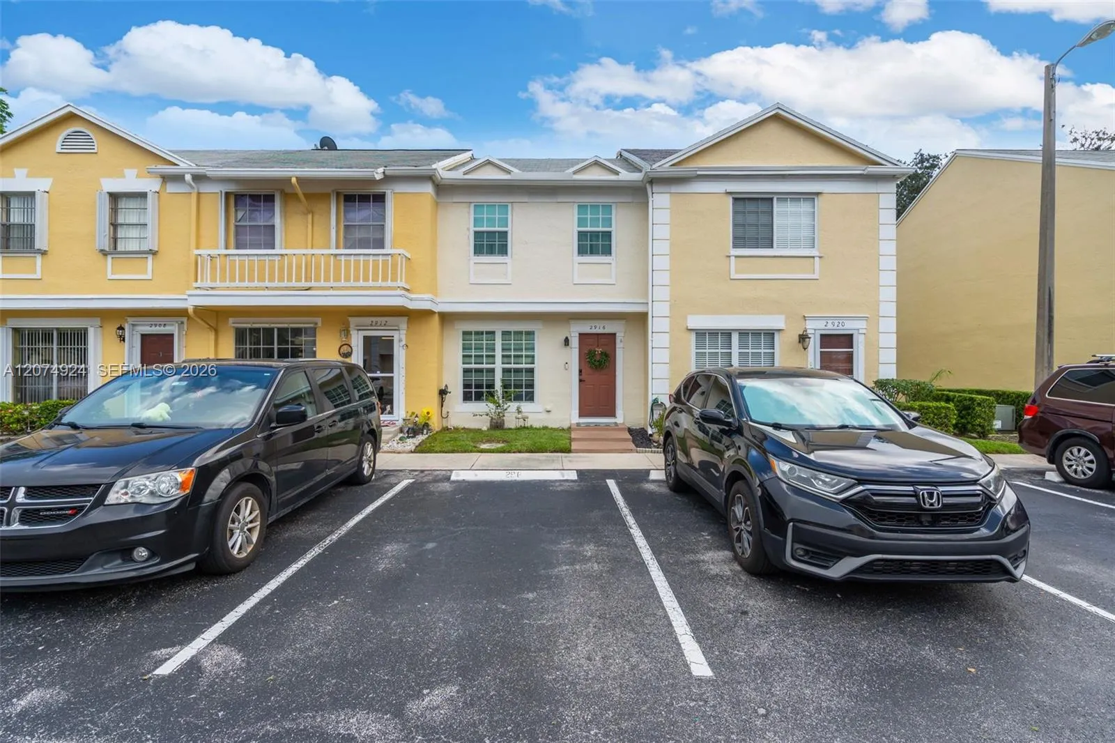 Foto de propiedad en 2916 Dorchester Lane, Cooper City, FL 33026 Cooper City con MLS# 