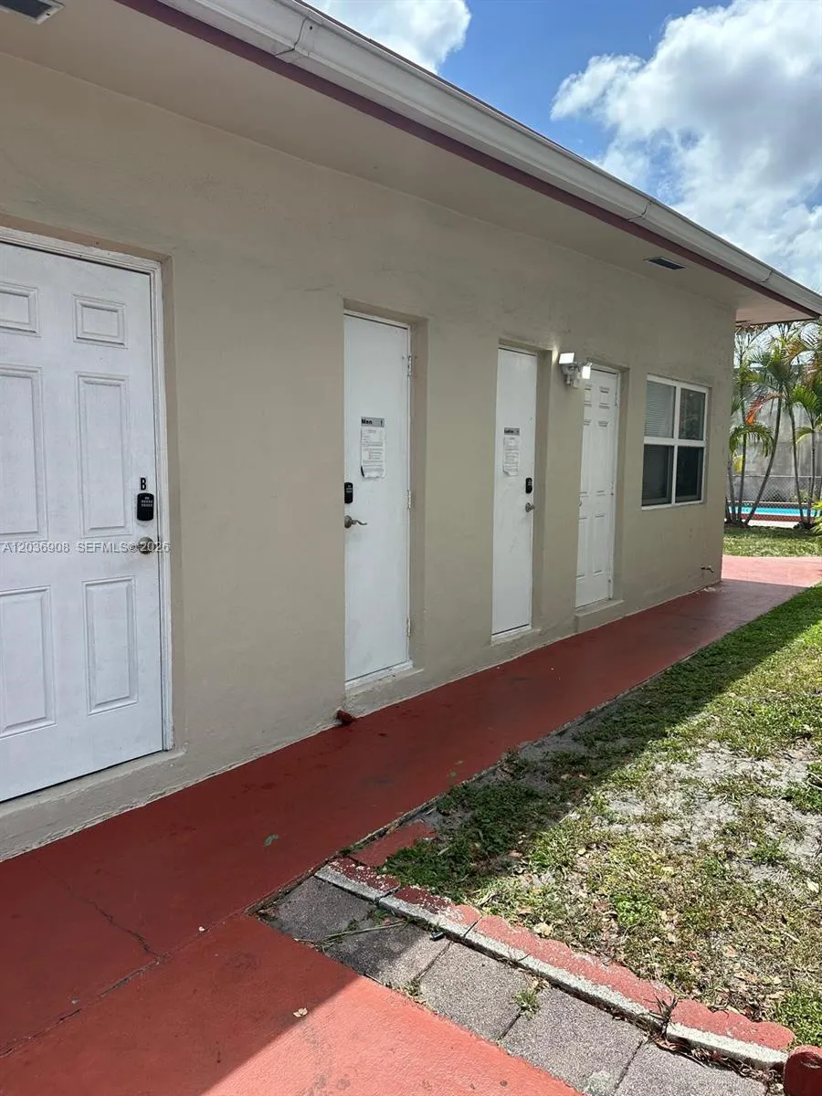 Foto de propiedad en 2916 Funston Street 47A, Hollywood, FL 33020 Hollywood con MLS# 