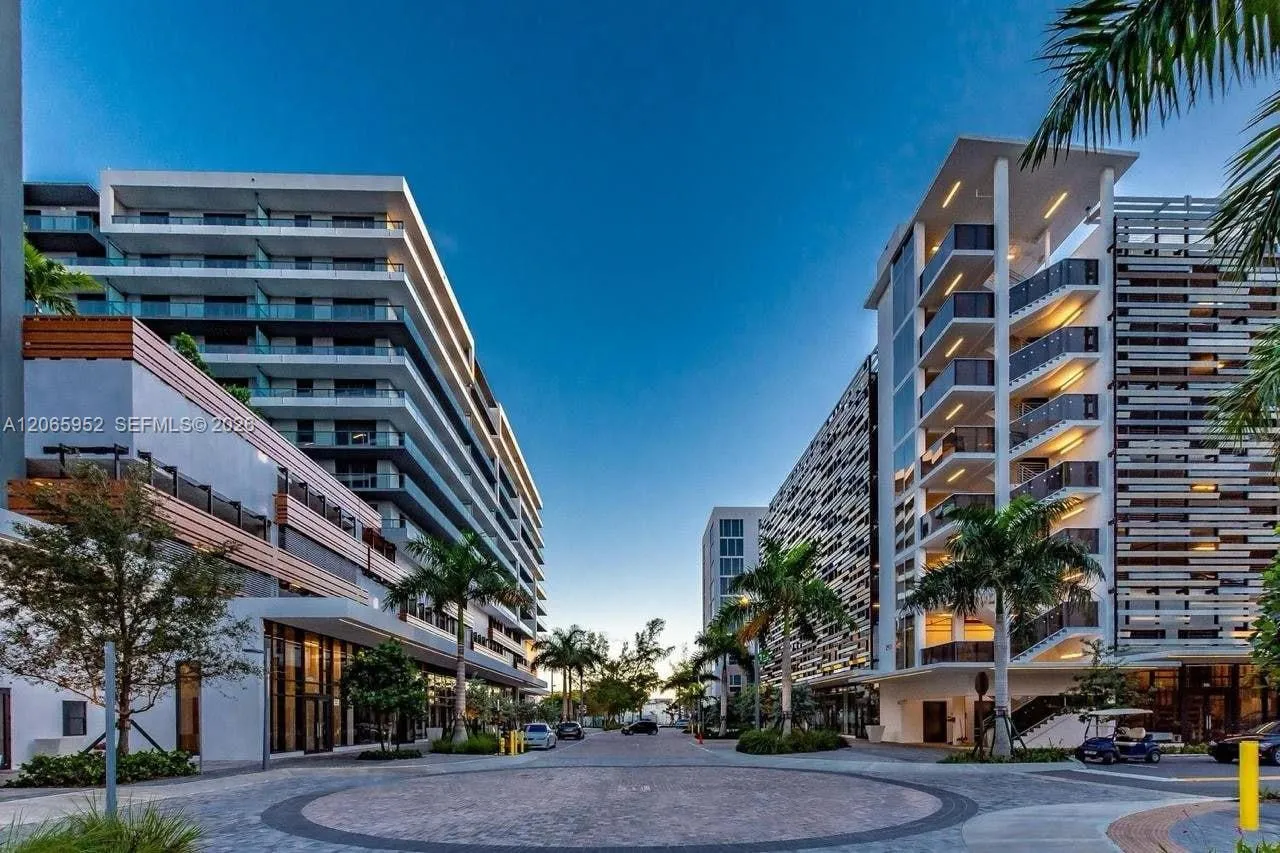 Foto de propiedad en 2920 NE 207th Street 801, Aventura, FL 33180 Aventura con MLS# 