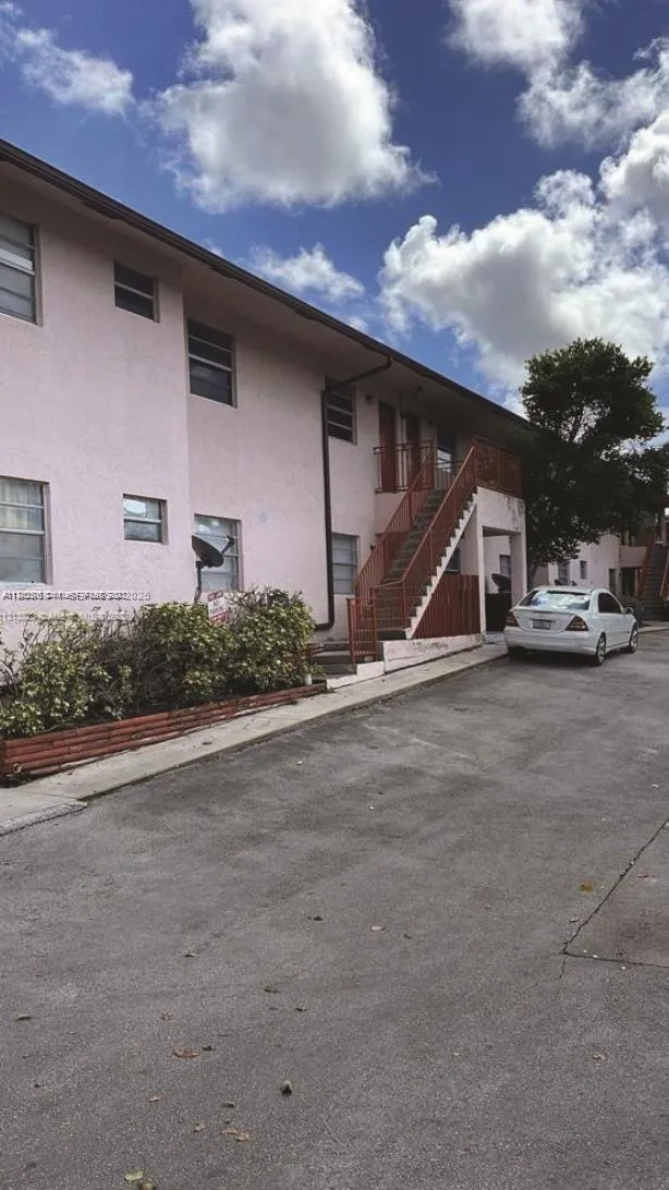 En Renta 2920 Pierce Street 4, Hollywood, FL 33020, Hollywood, FL 33020