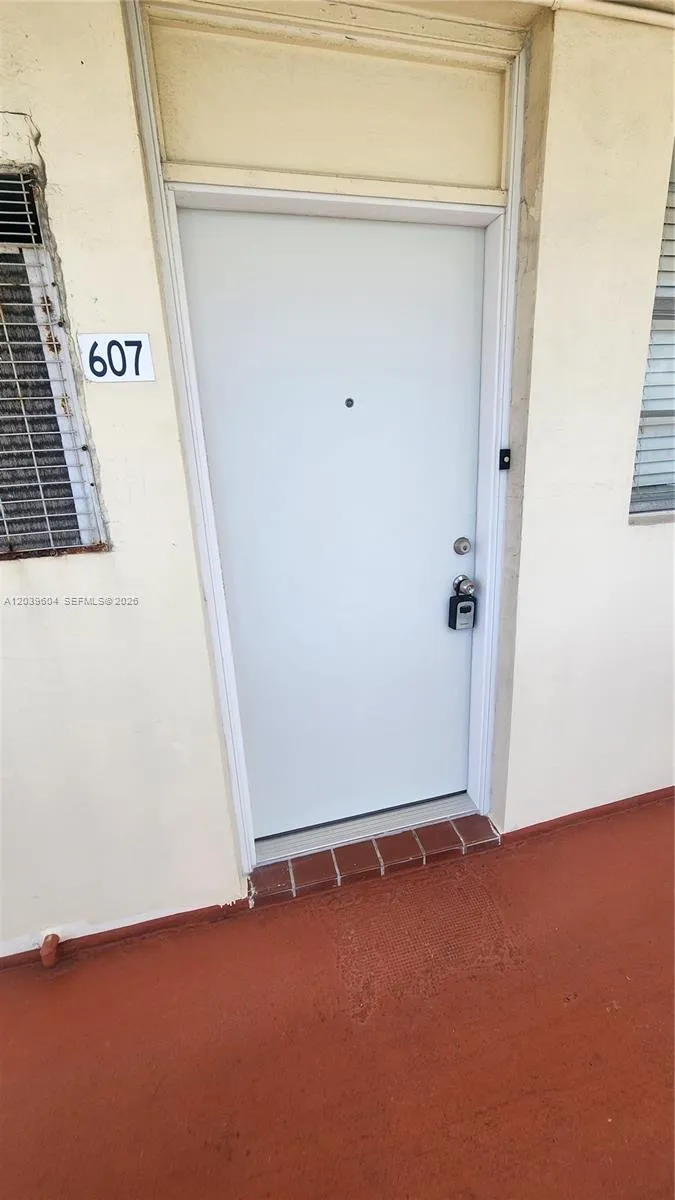 Foto de propiedad en 2920 Point East Drive N607, Aventura, FL 33160 Aventura con MLS# 